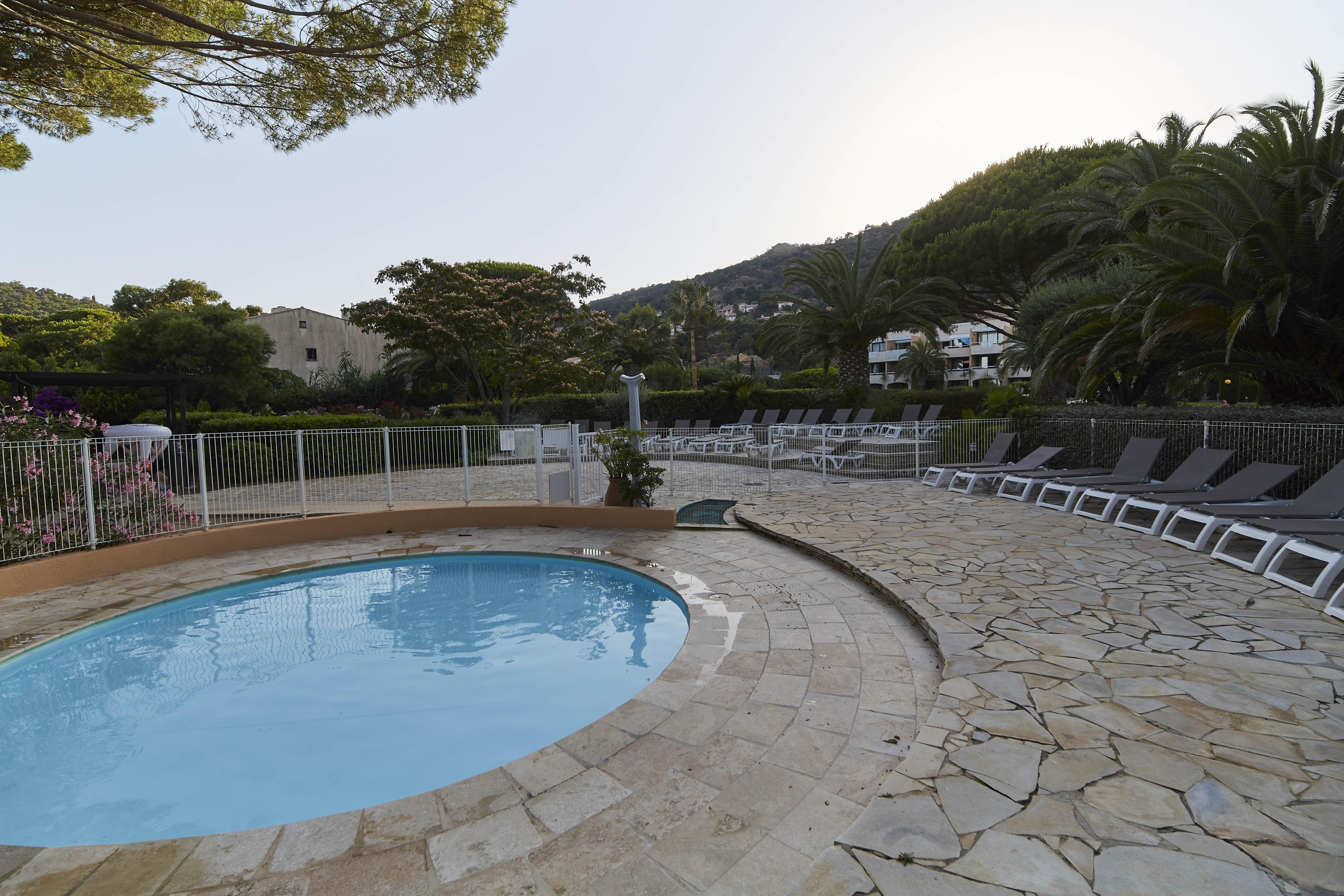 Residence Pierre & Vacances L'Anse De Pramousquier Льо Лаванду Екстериор снимка