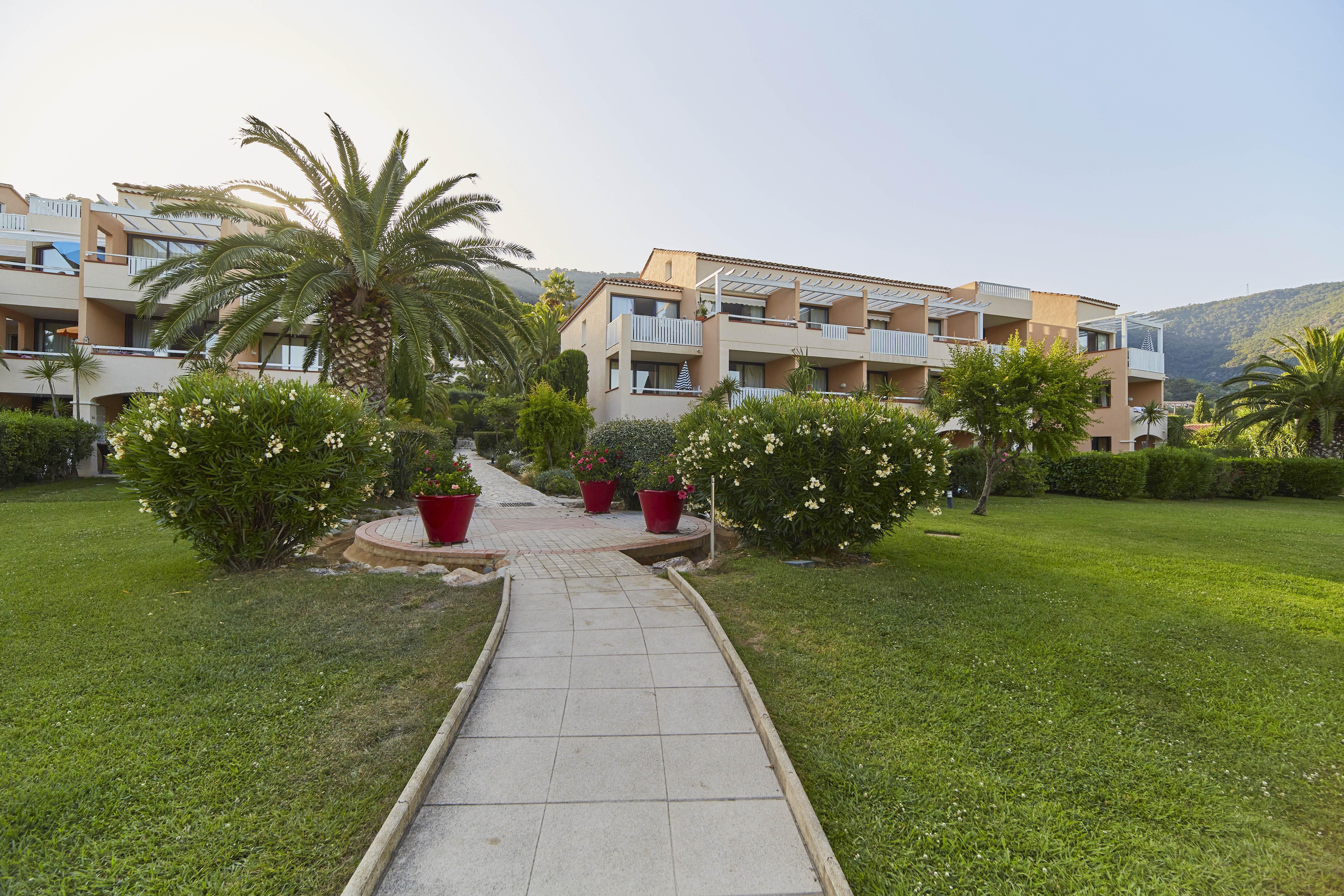Residence Pierre & Vacances L'Anse De Pramousquier Льо Лаванду Екстериор снимка